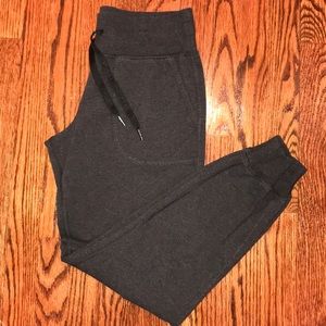 Lululemon SIZE 6 Dark Heather Grey Joggers